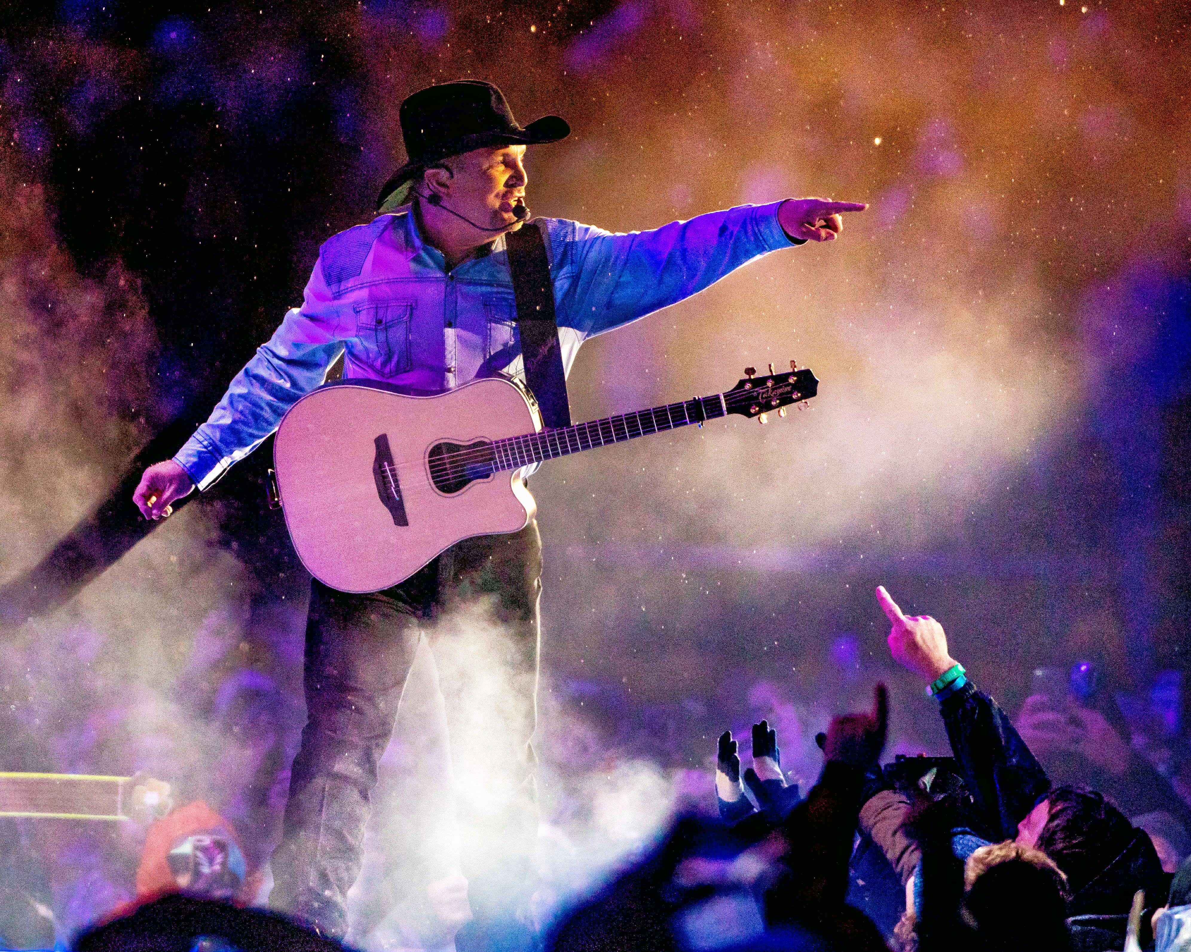 Garth Brooks Tickets Garth Brooks Concert Tickets And Tour Dates