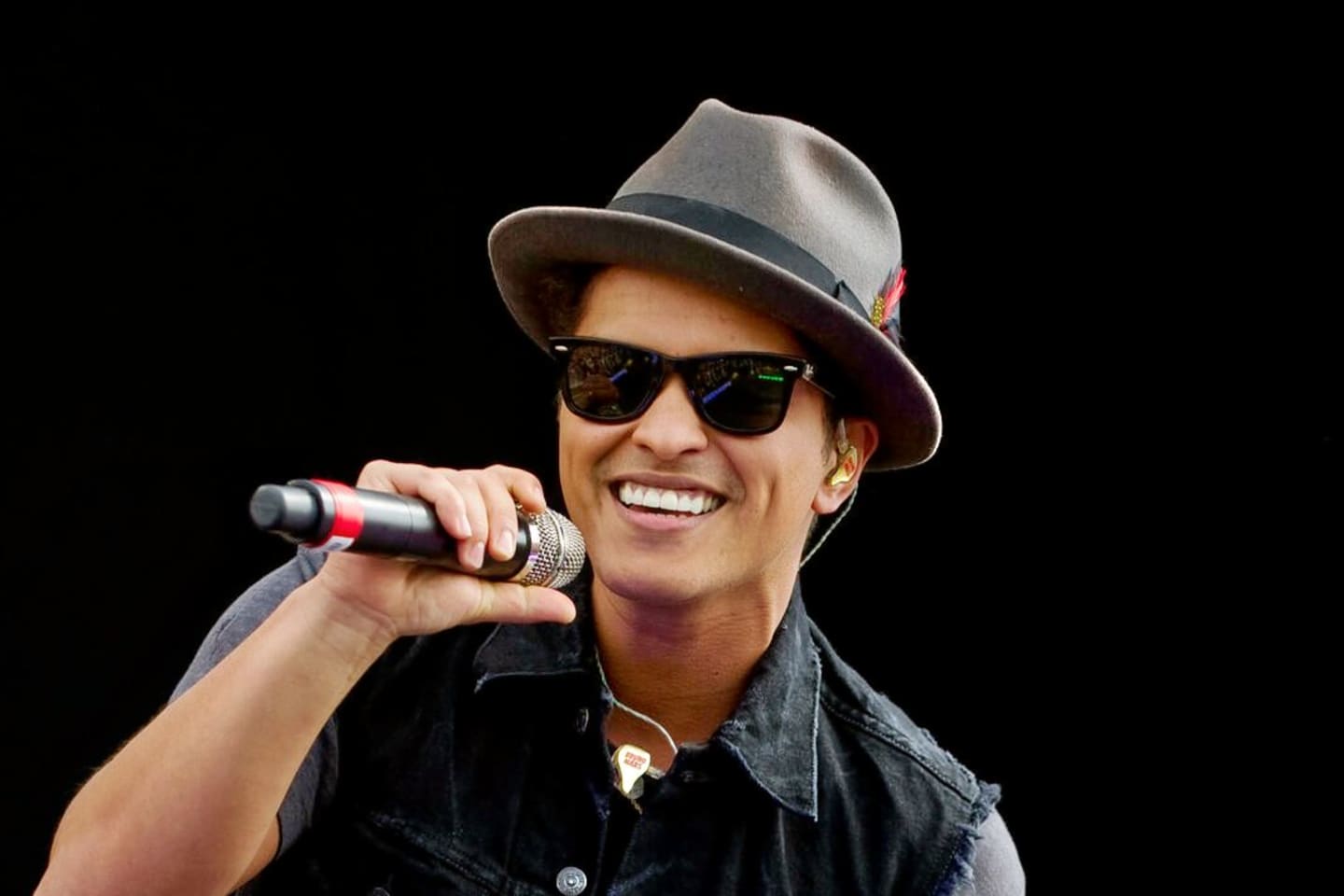 is bruno mars doing a uk tour