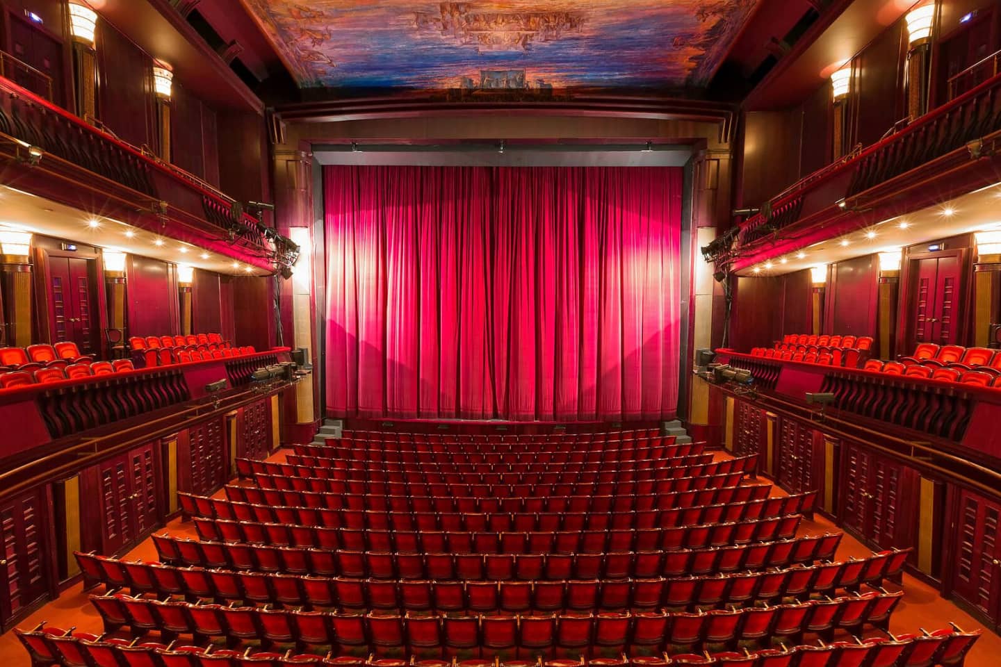 the-second-city-mainstage-s-112th-revue-viagogo