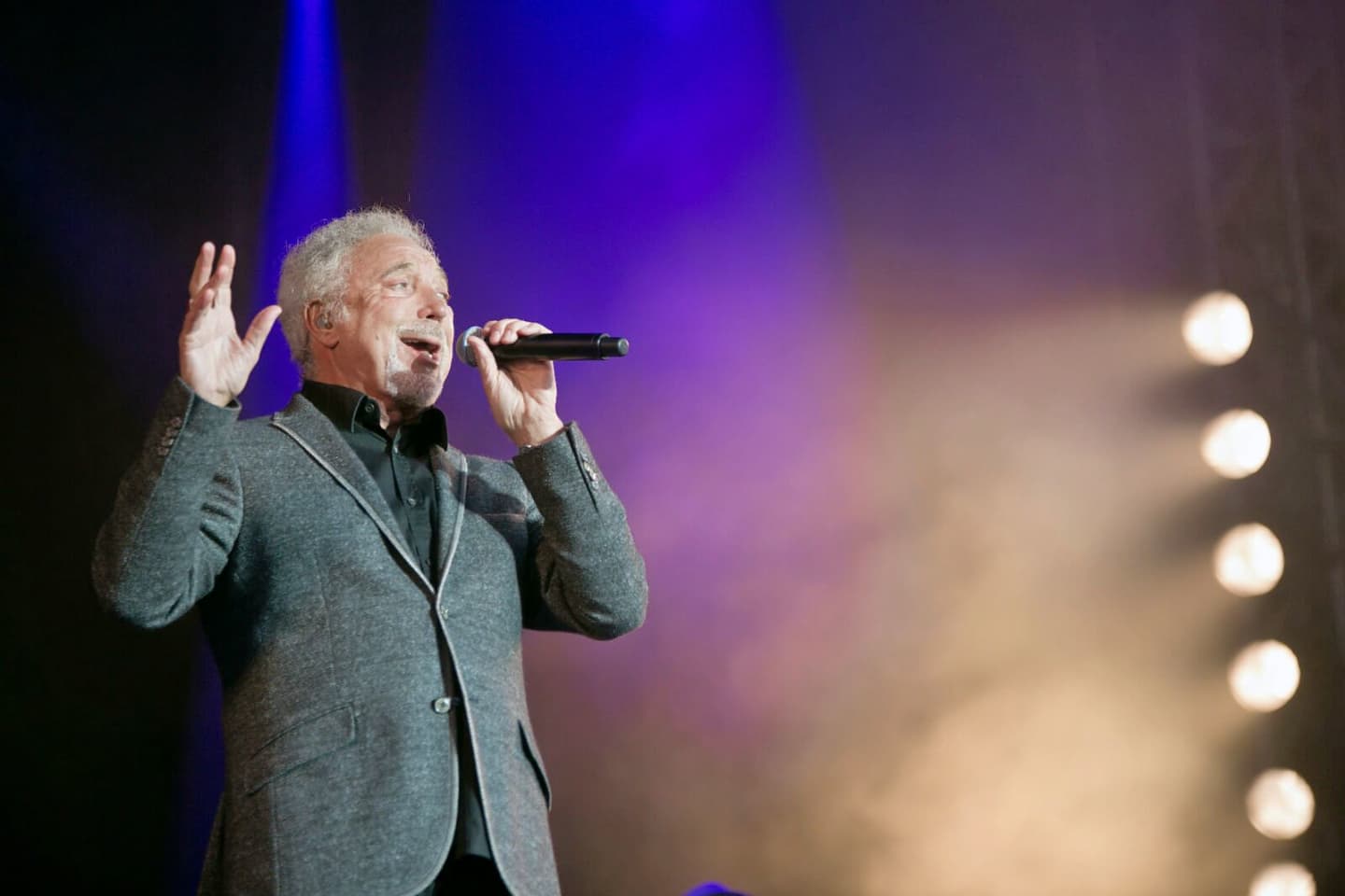 Tom Jones Tickets Tom Jones Tour 2024 and Concert Tickets viagogo