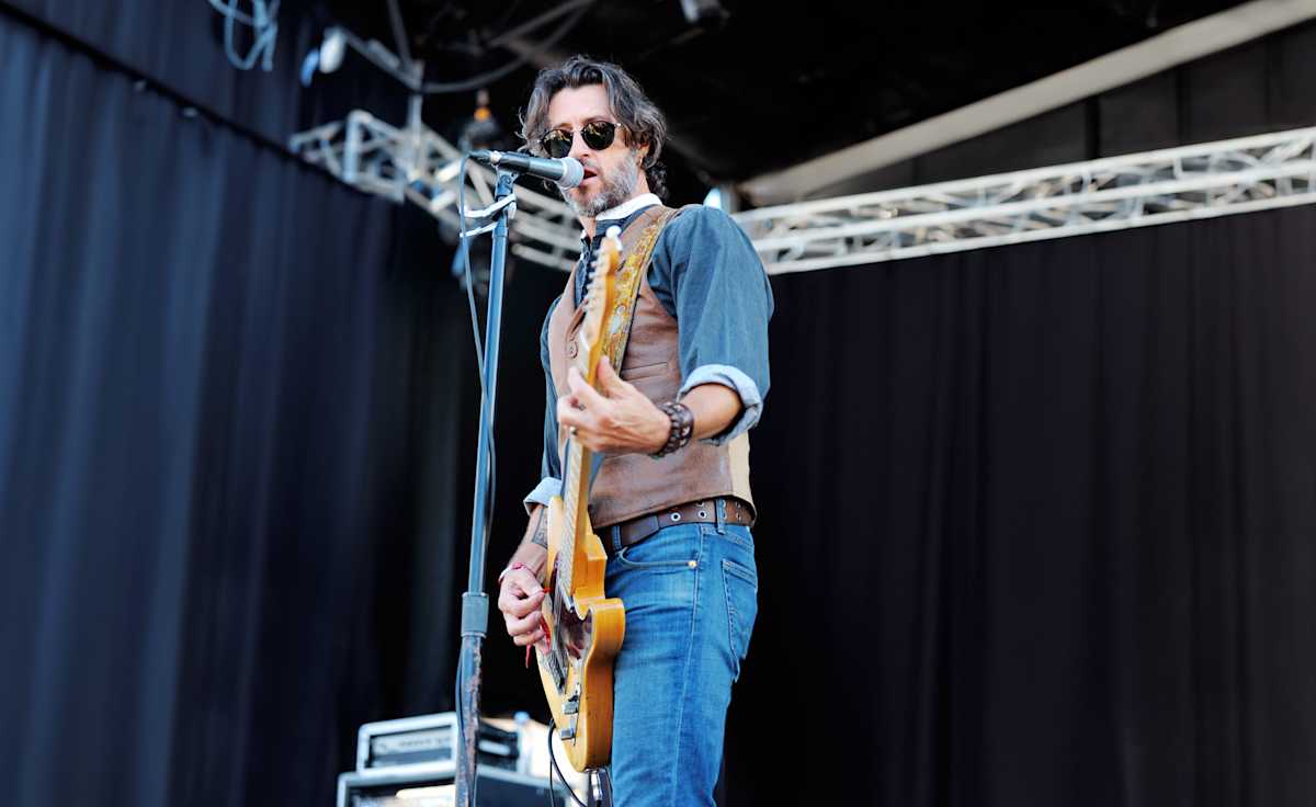 Roger Clyne & The Peacemakers