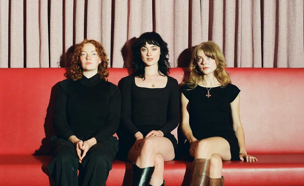 Folk Bitch Trio