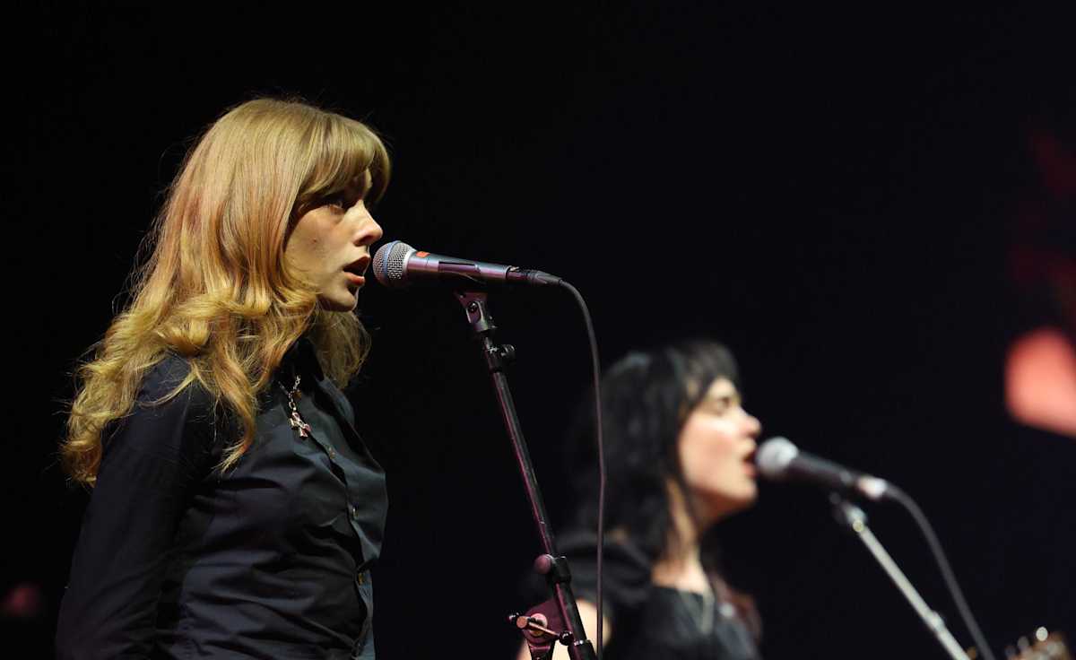 Folk Bitch Trio