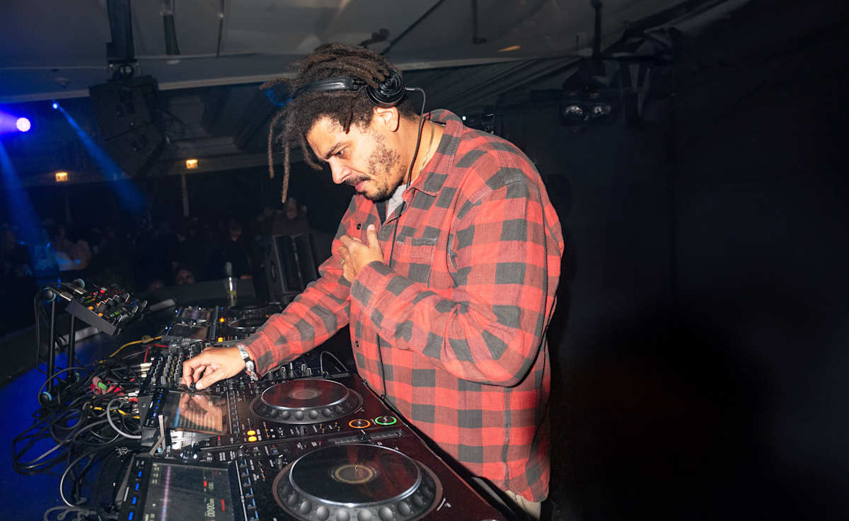 Seth Troxler