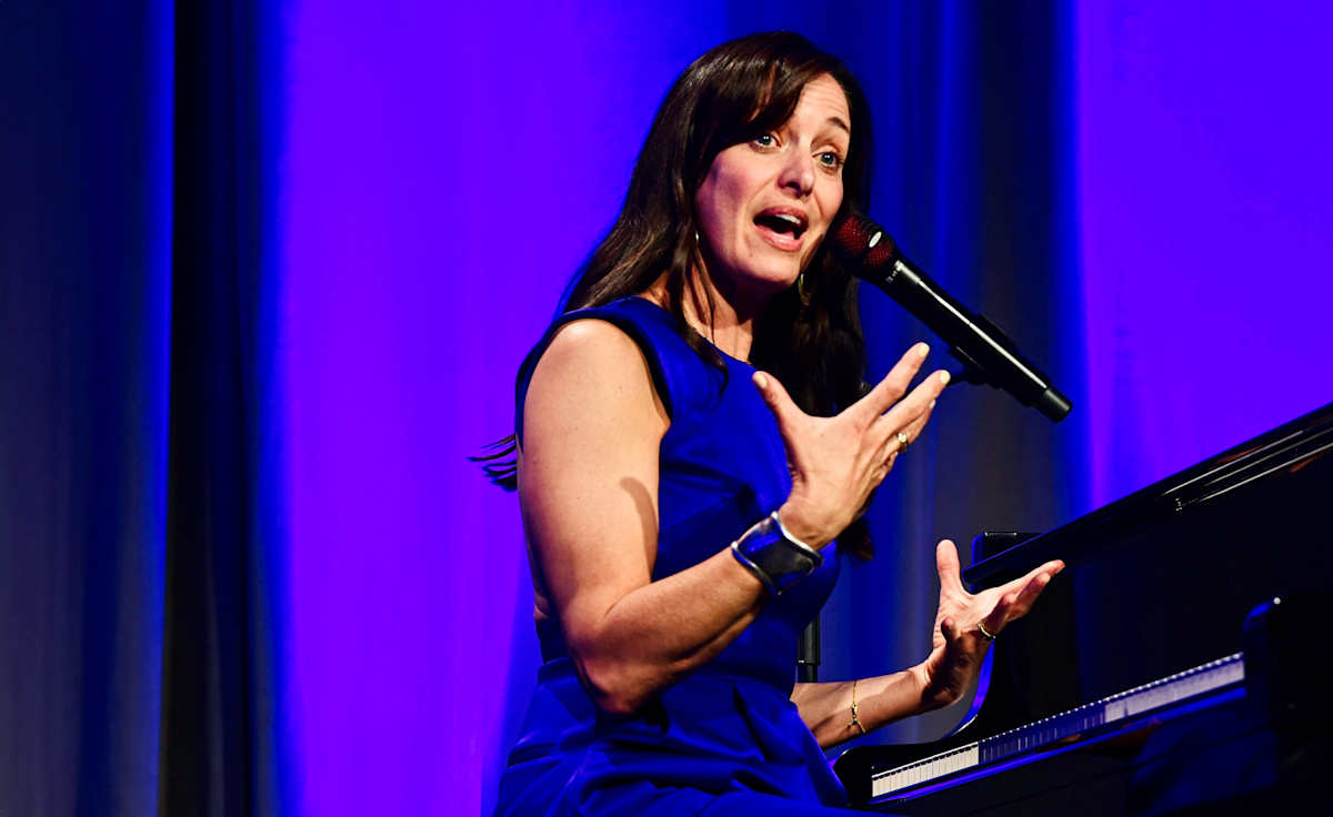 Chantal Kreviazuk