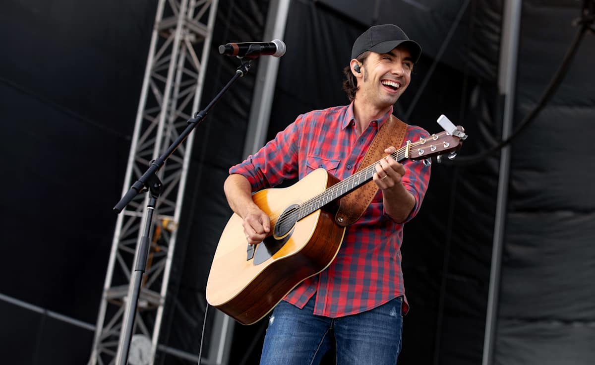 Mo Pitney