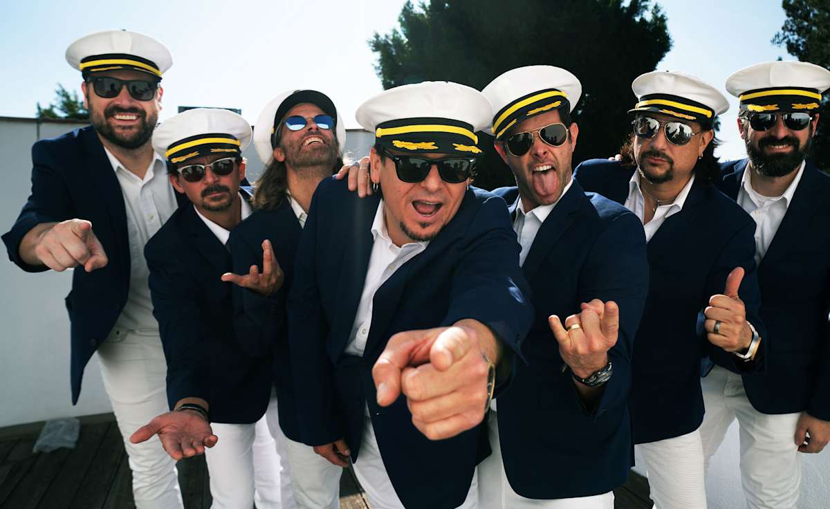 Yachtley Crew