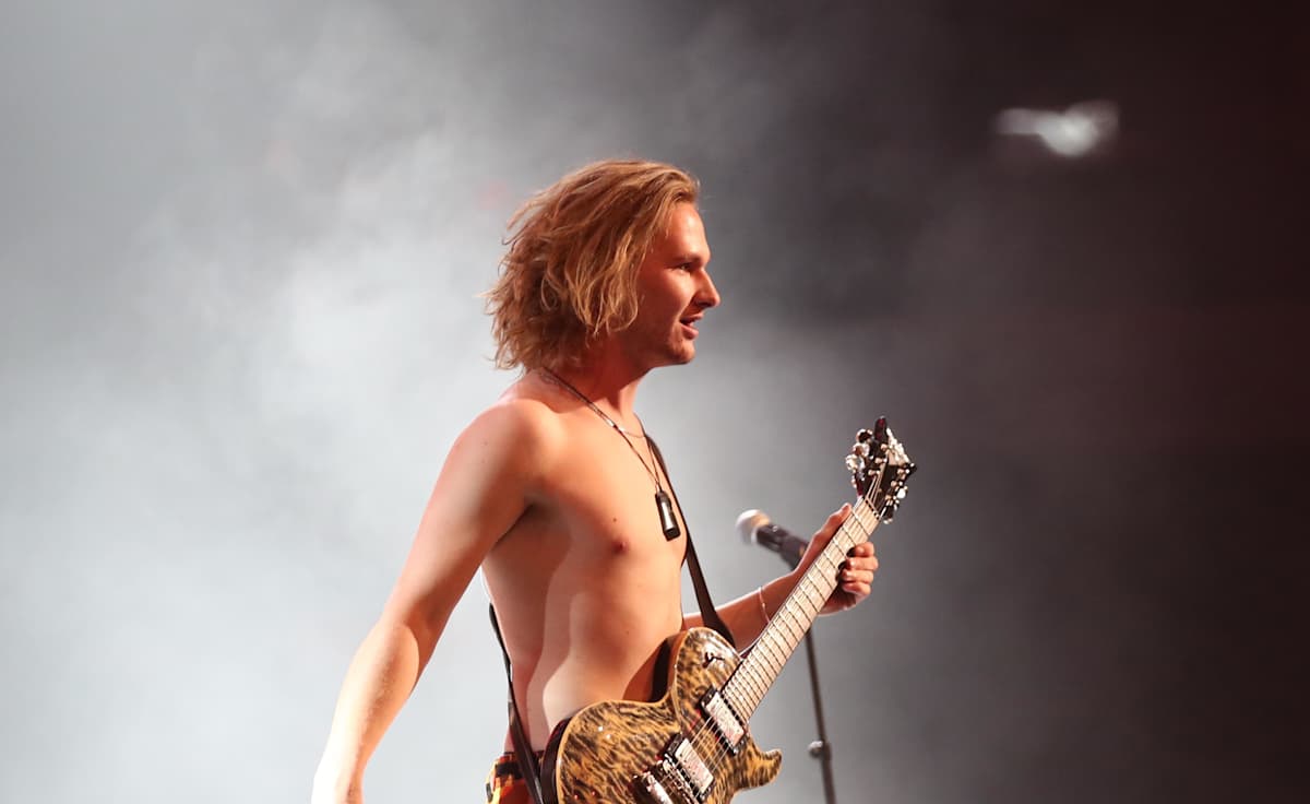 Alien Weaponry