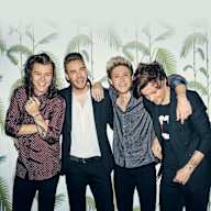 ONE DIRECTION 2/28チケ Amazon.com: Fame: One Direction #2: 9781948724241: Troy, Michael