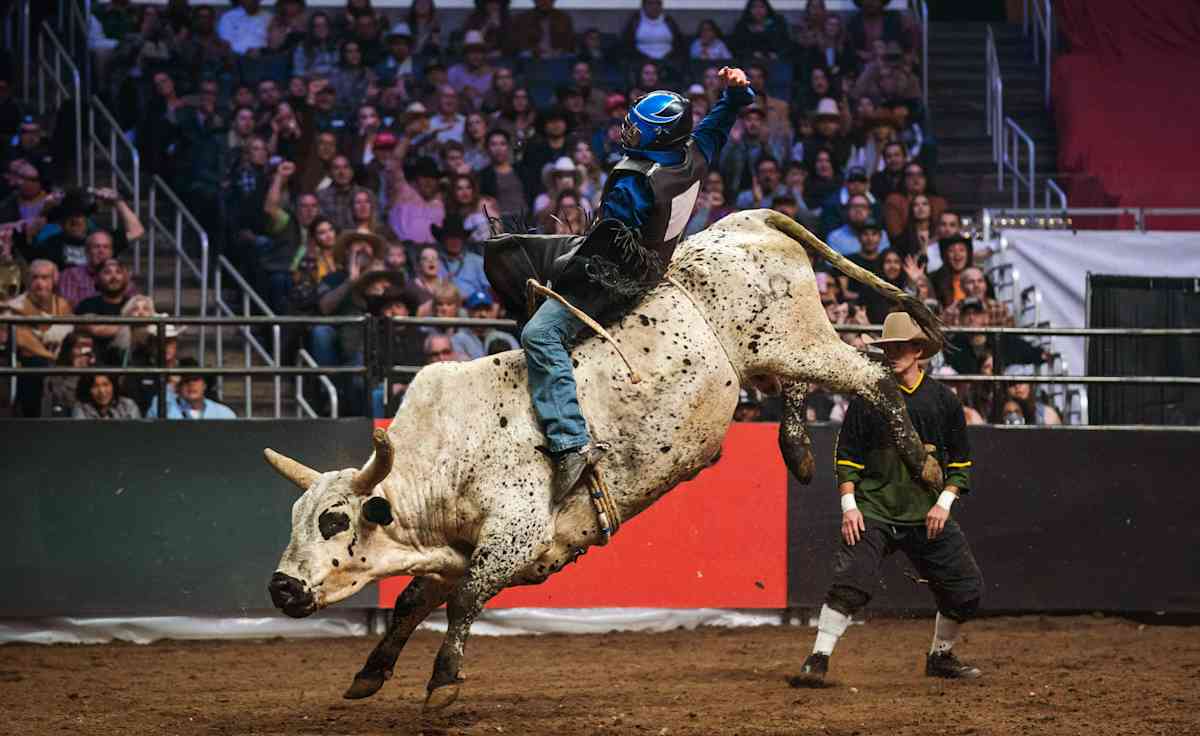 The 25th PBR - Unleash The Beast Series: Professional Bull Riders ...
