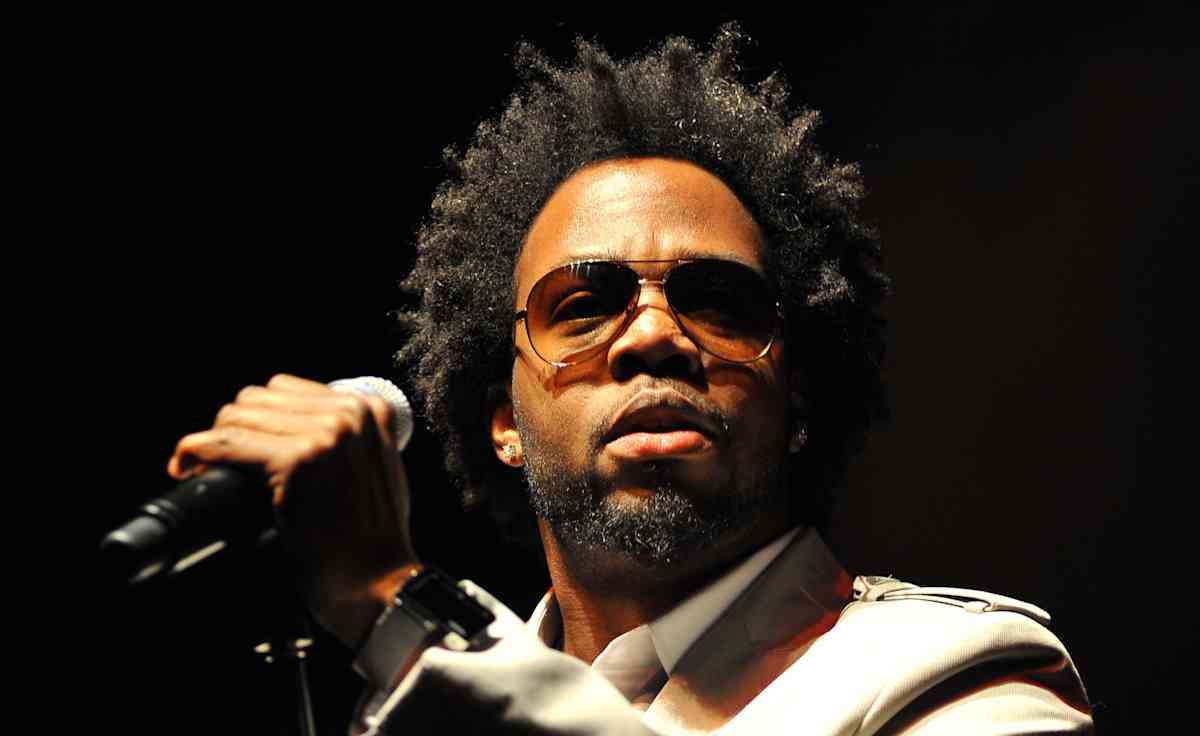 Dwele