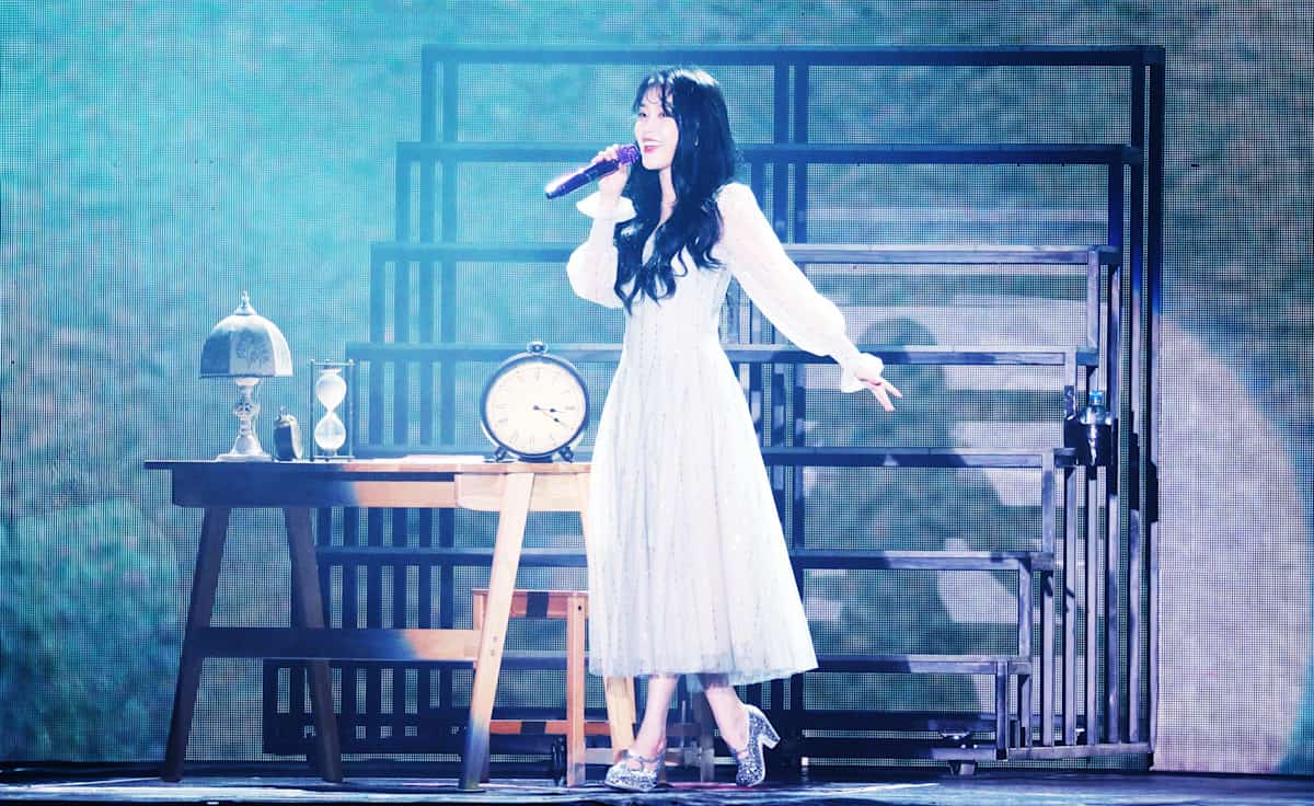 IU