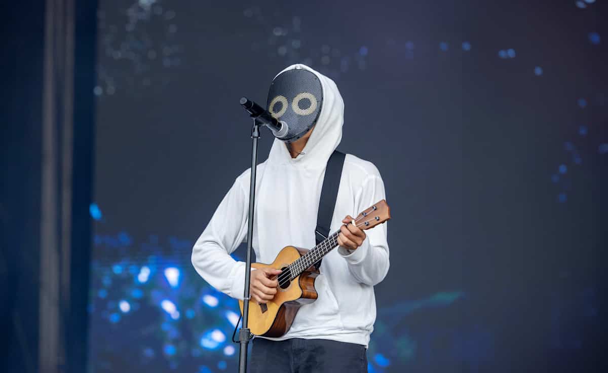 BoyWithUke