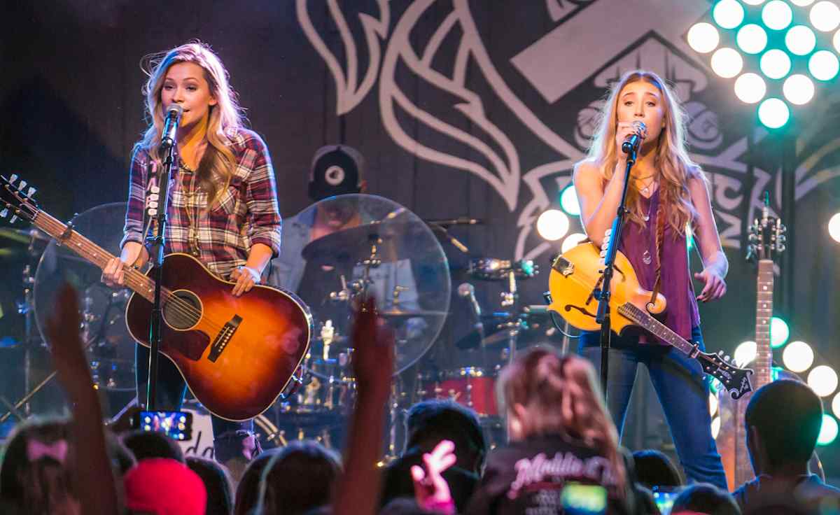 Maddie & Tae