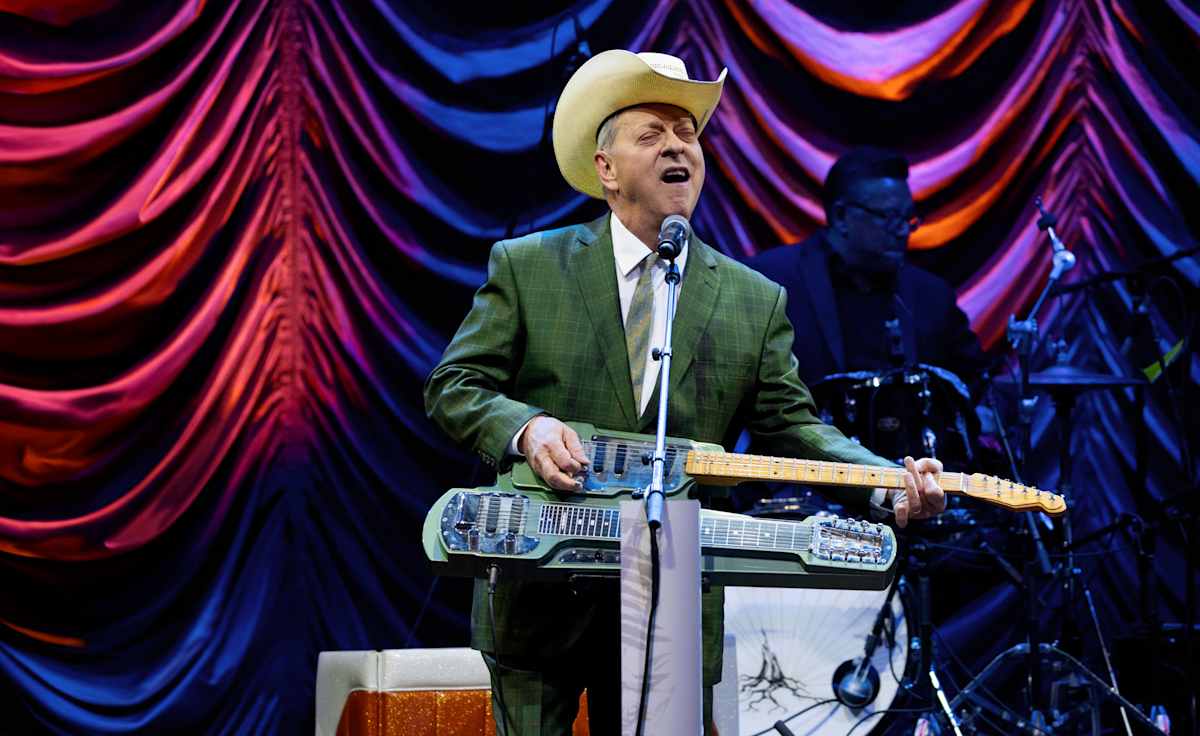 Junior Brown