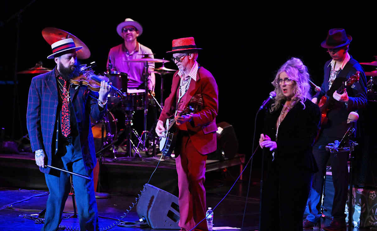 Squirrel Nut Zippers