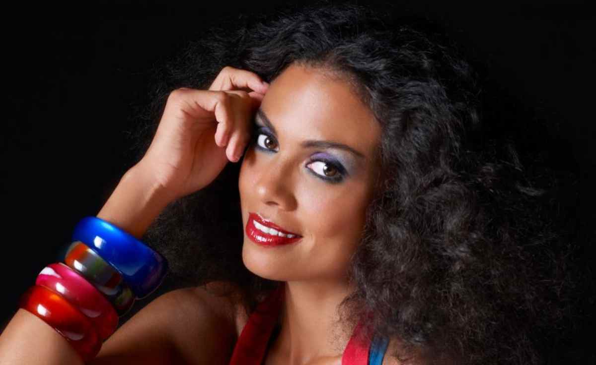Amel Larrieux