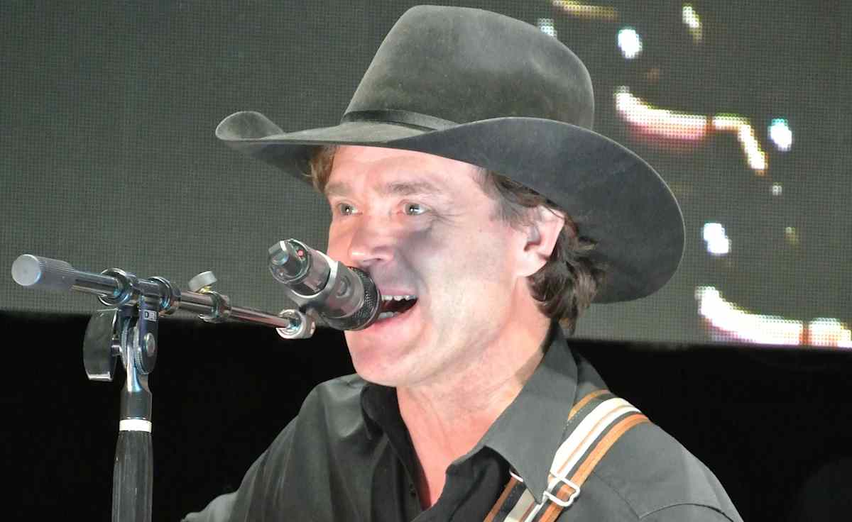 Corb Lund
