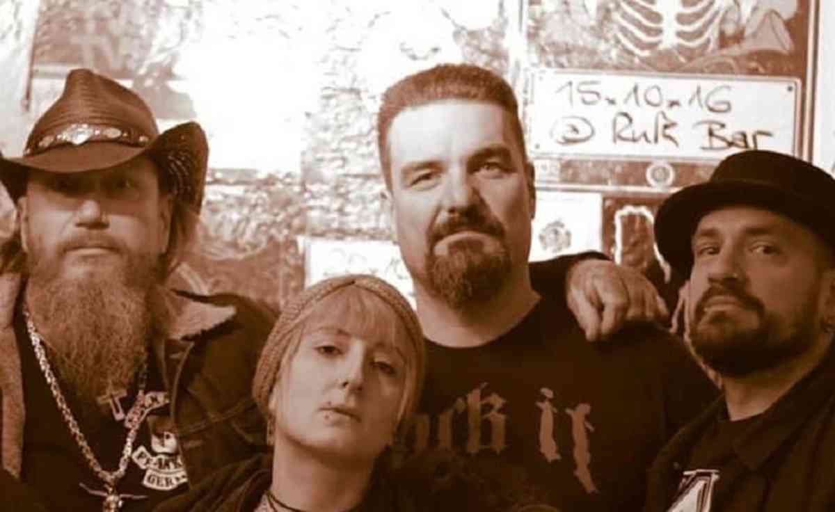 Ski's Country Trash