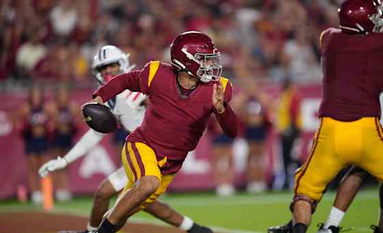 Fresno State Bulldogs at USC Trojans Football