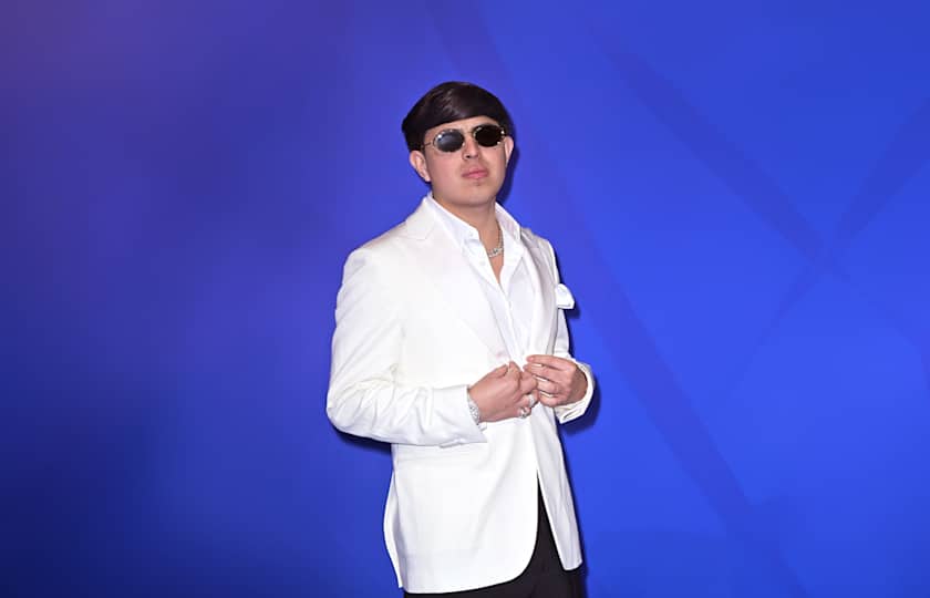 Oscar Maydon Tickets