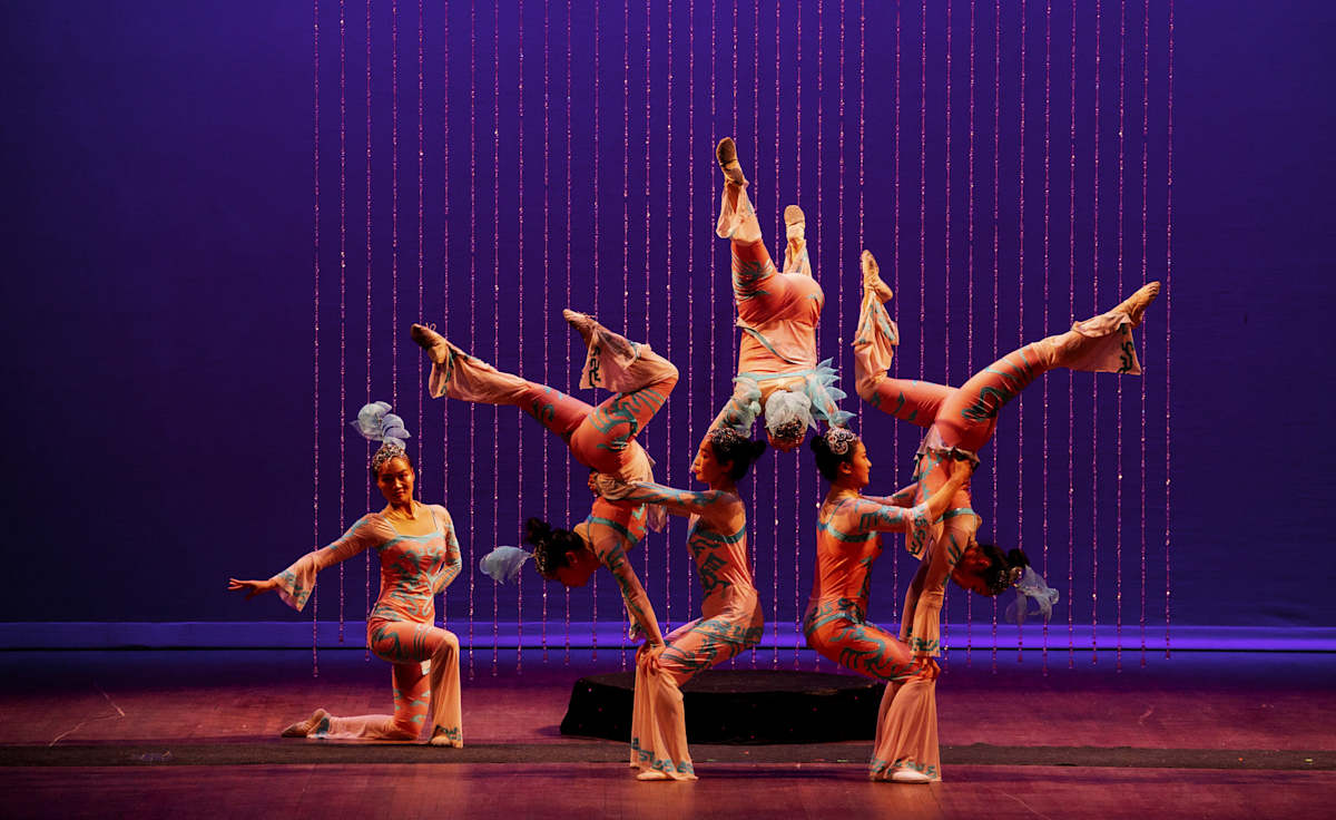 Peking Acrobats