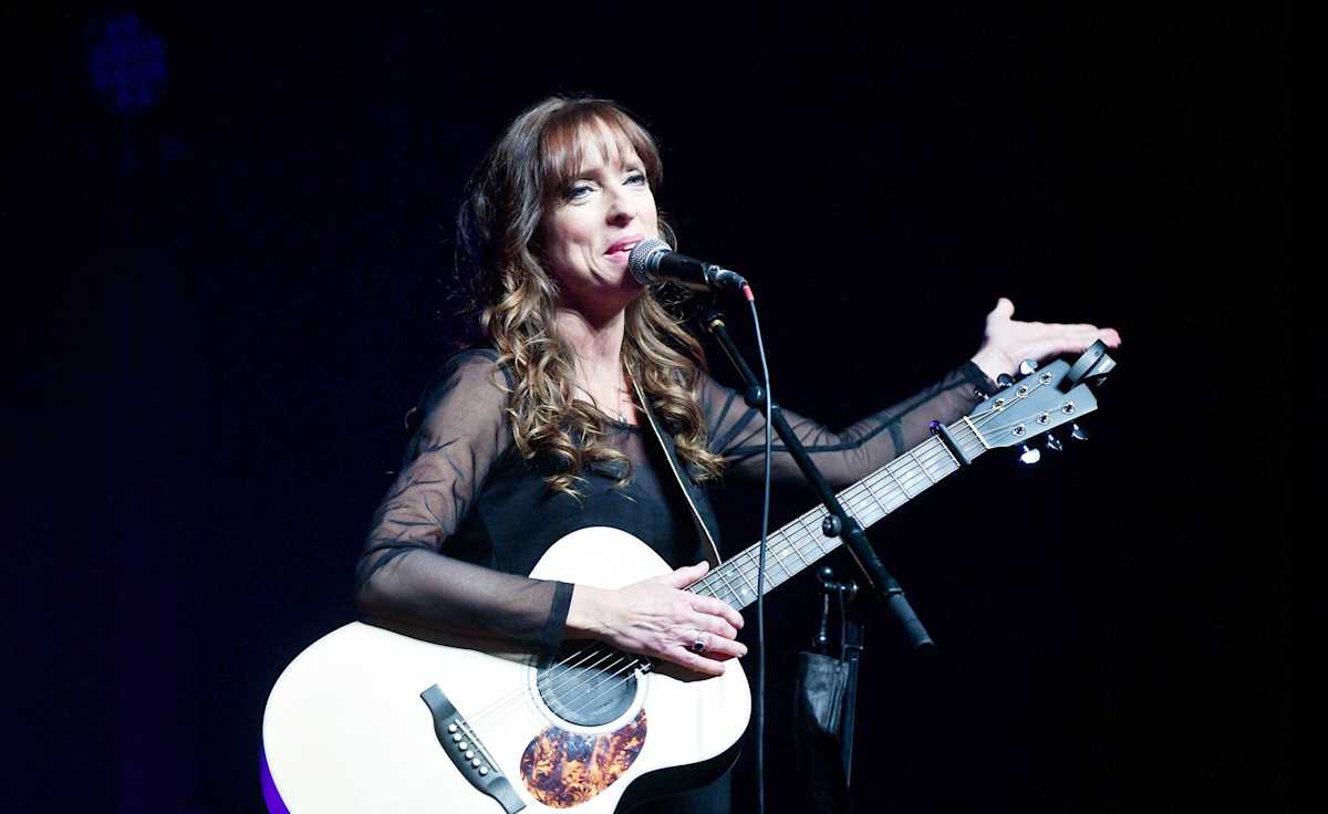 Lynda Lemay