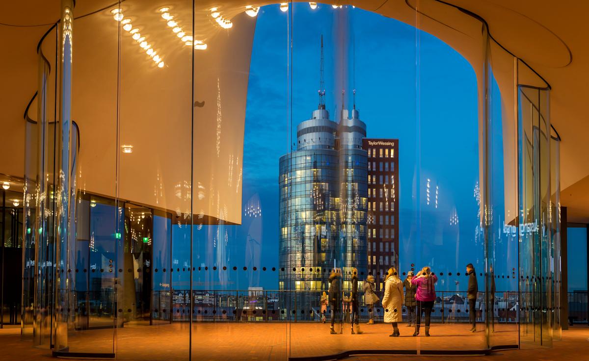 Elphi Plaza Guided Tour