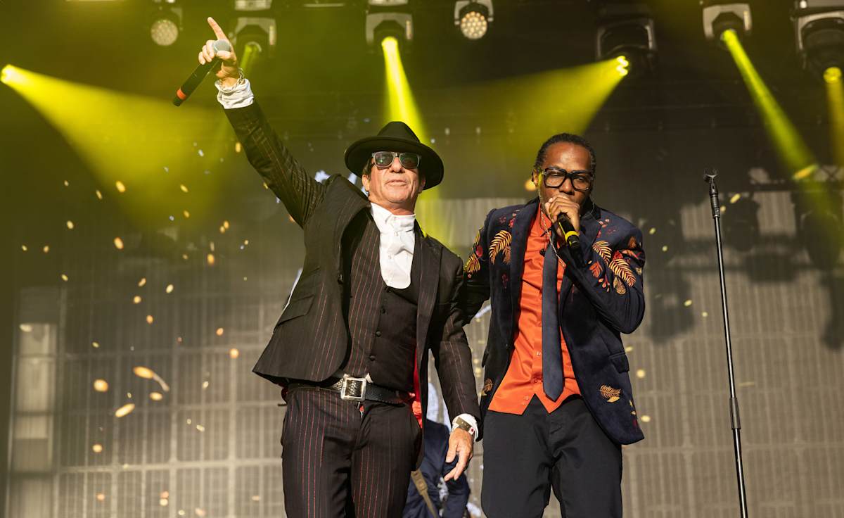 Dub Pistols
