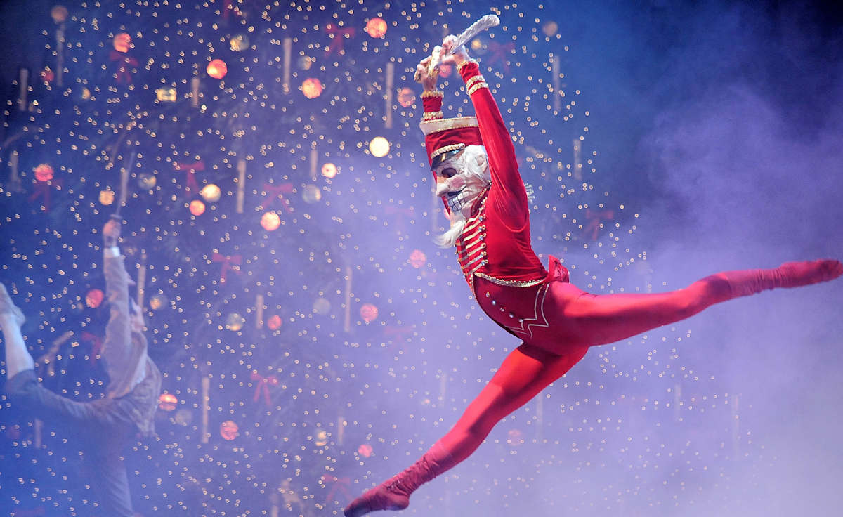 A Magical Cirque Christmas