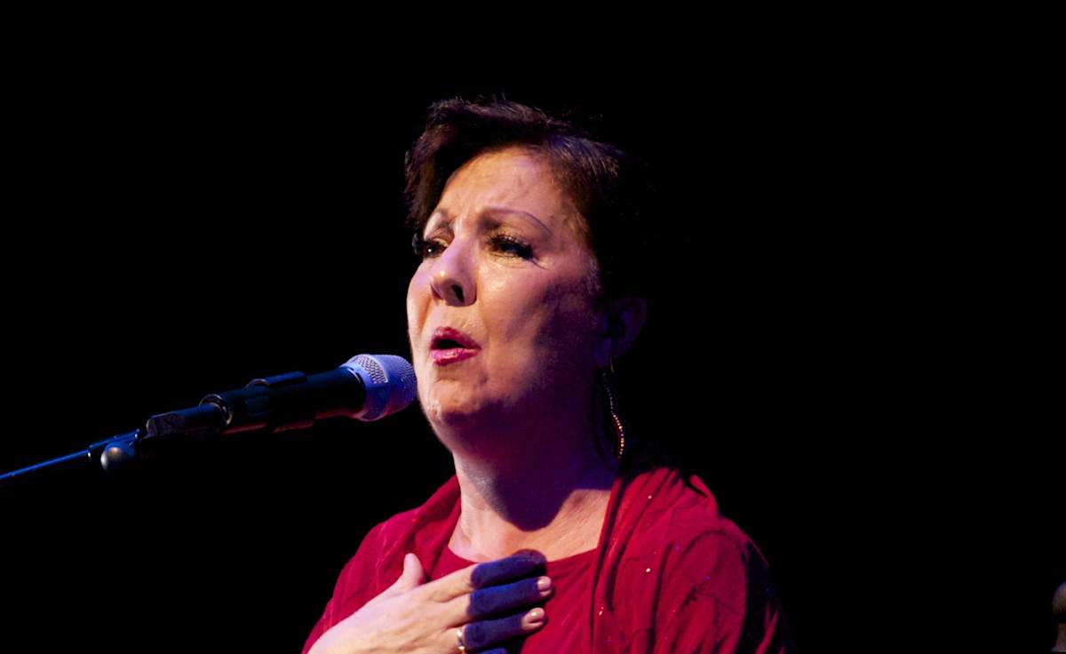 Carmen Linares