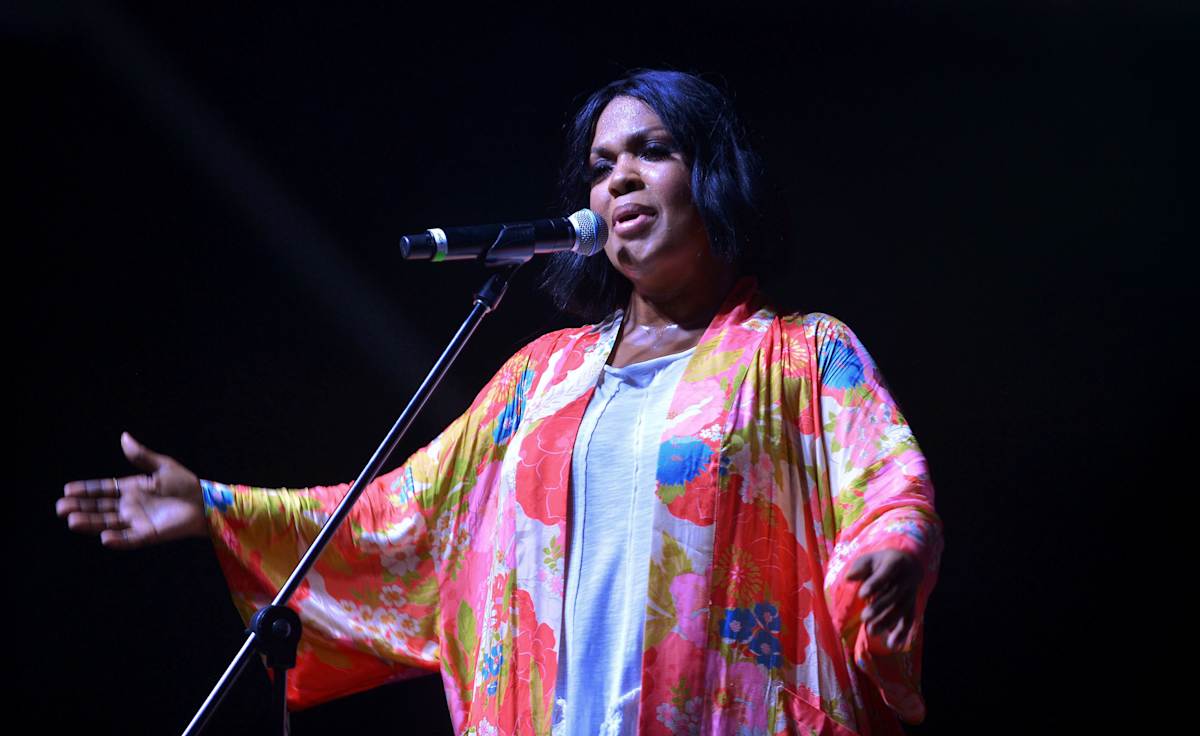 CeCe Winans