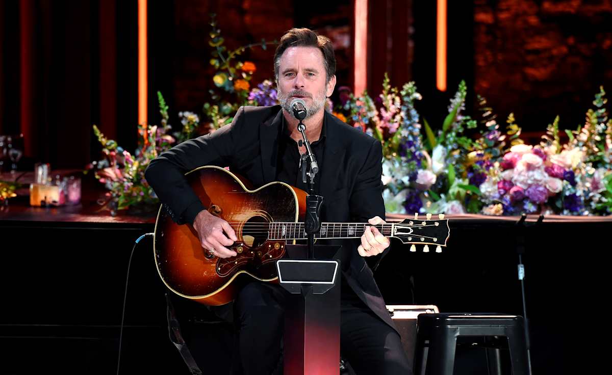 Charles Esten