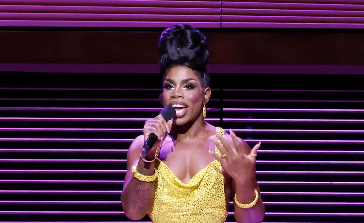 Monet X Change