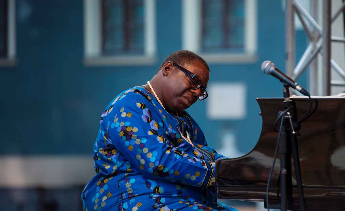 Cyrus Chestnut