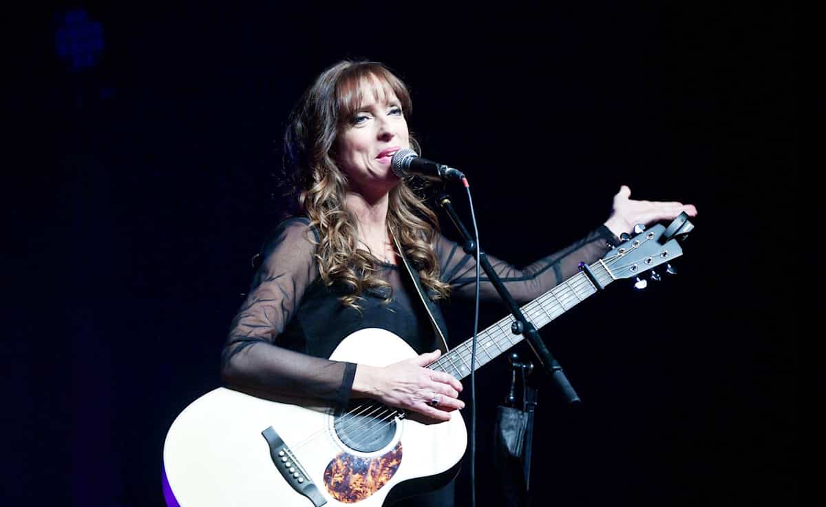 Lynda Lemay
