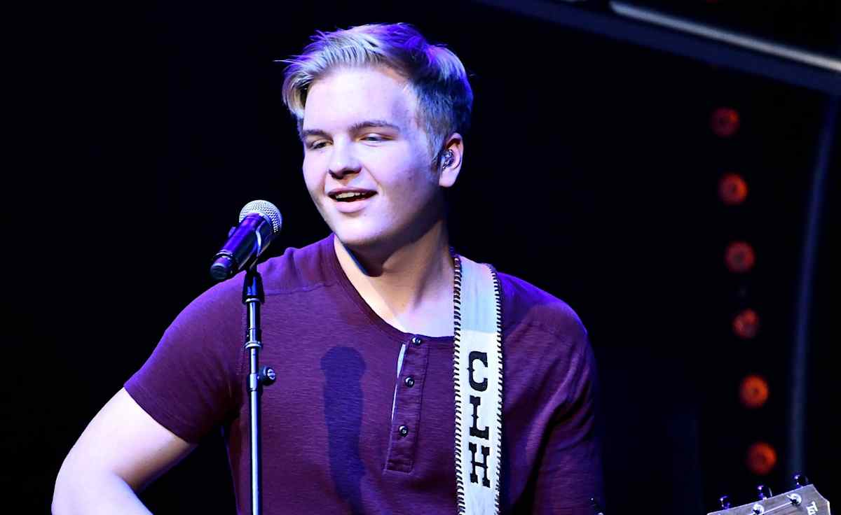 Caleb Lee Hutchinson