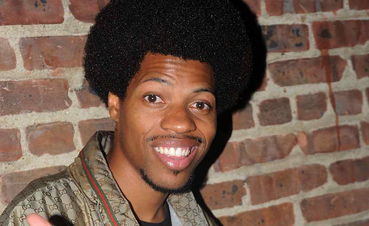 Mike E Winfield