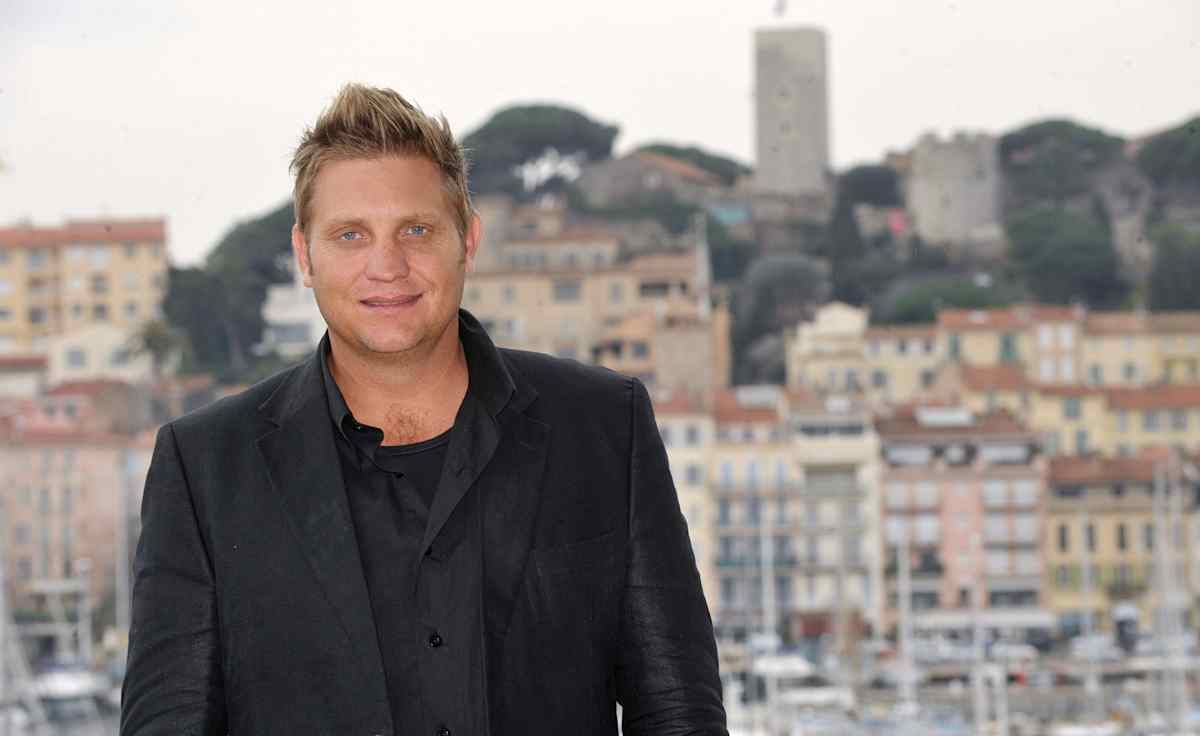 Theuns Jordaan Tribute