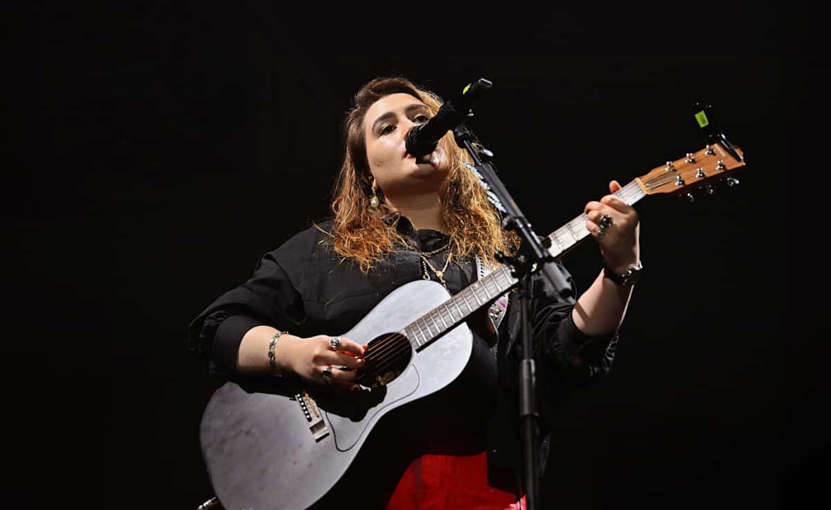 Rosa Linn