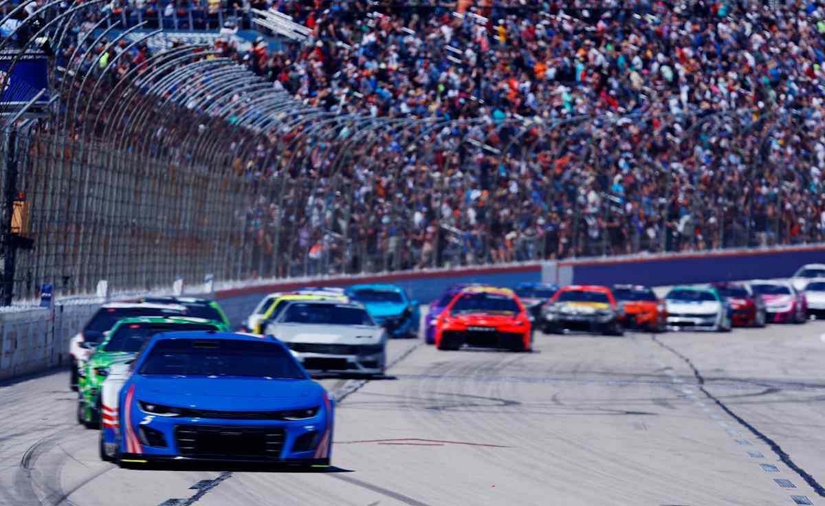 Autotrader Echopark Automotive 400