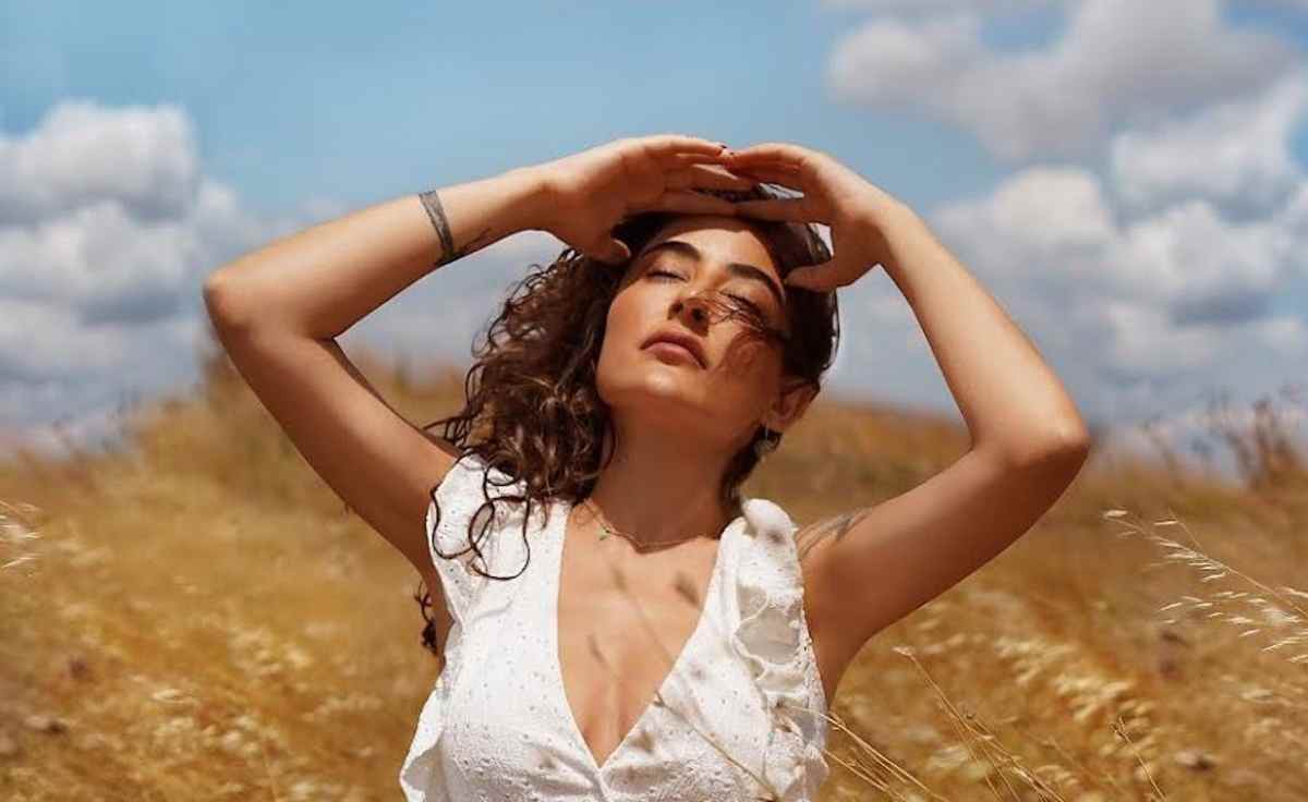 Melek Mosso - Turkish
