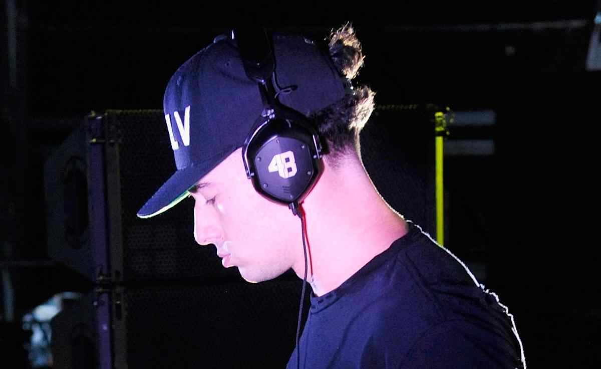 DJ 4B
