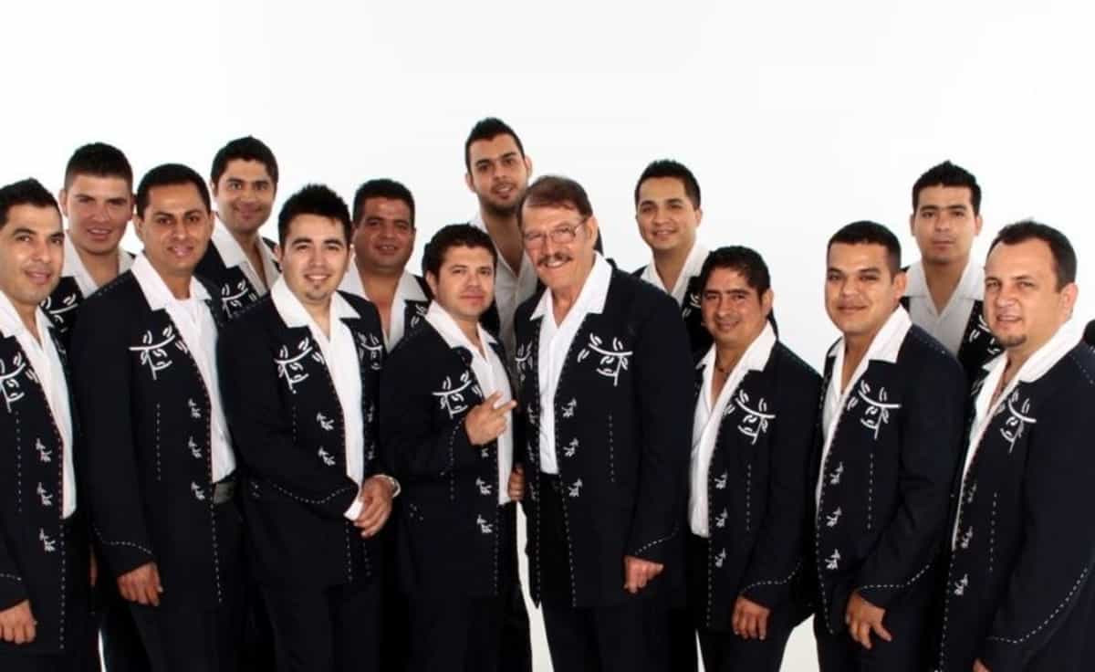 La Arrolladora Banda El Limón