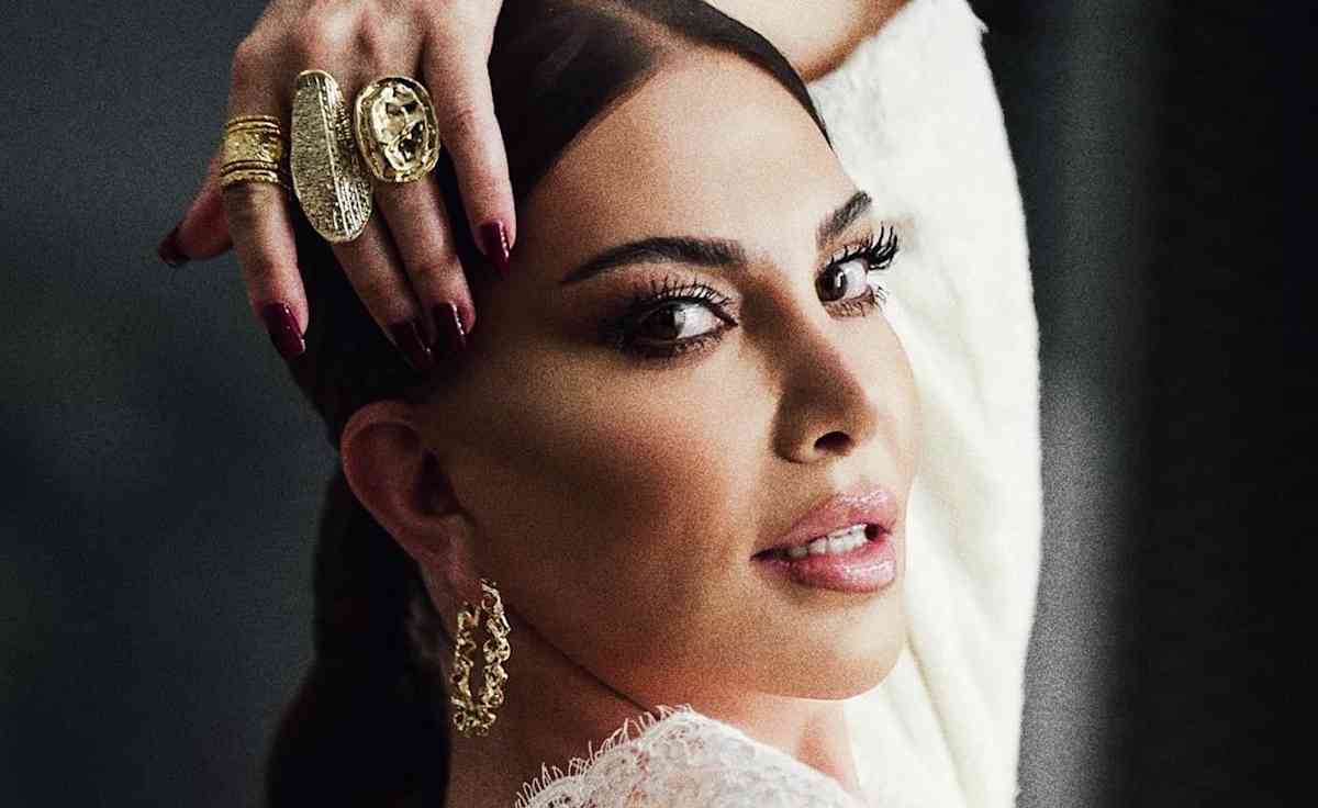 Ebru Yasar