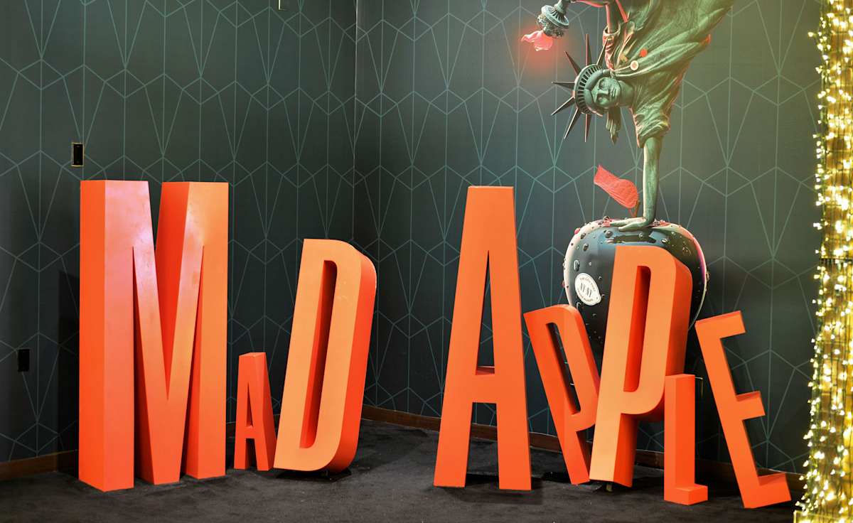 Cirque du Soleil - Mad Apple