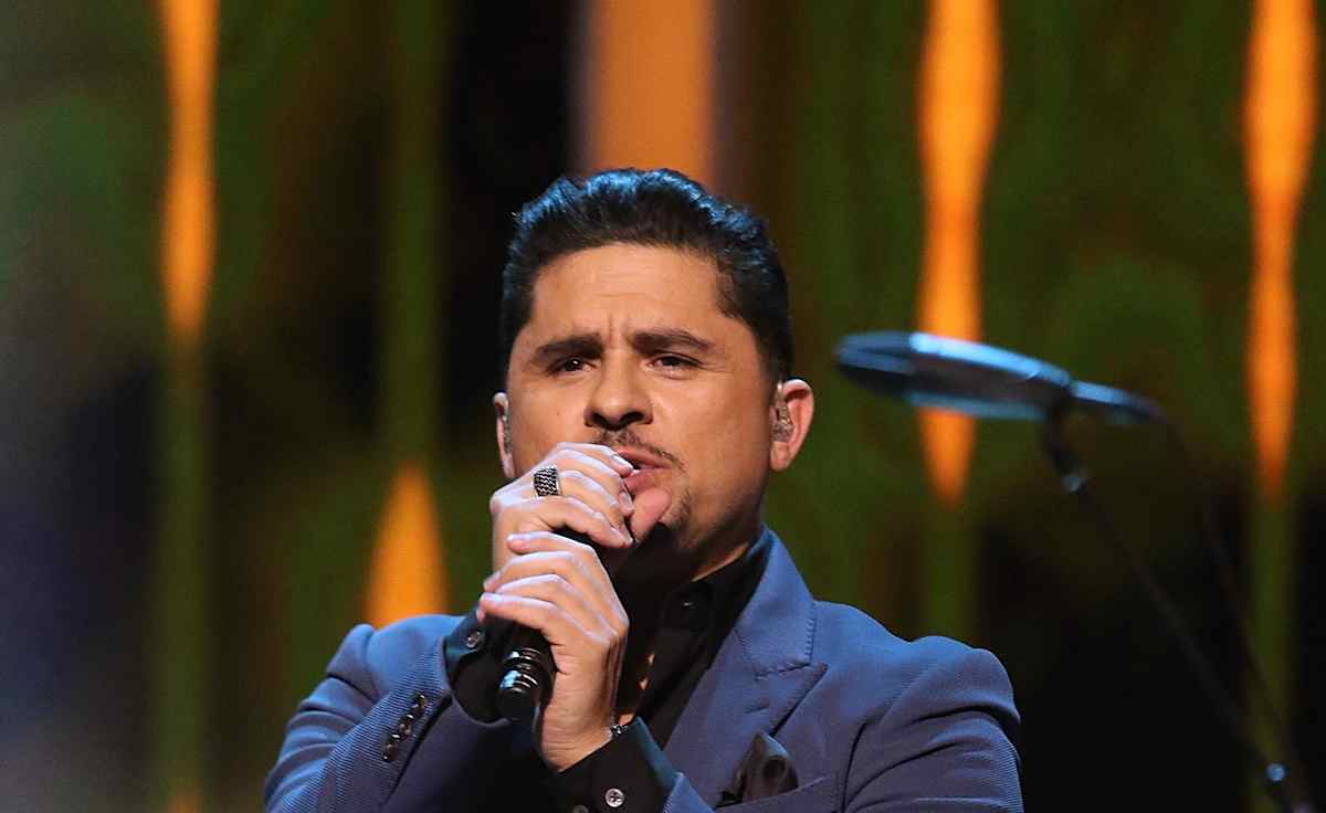 Larry Hernandez