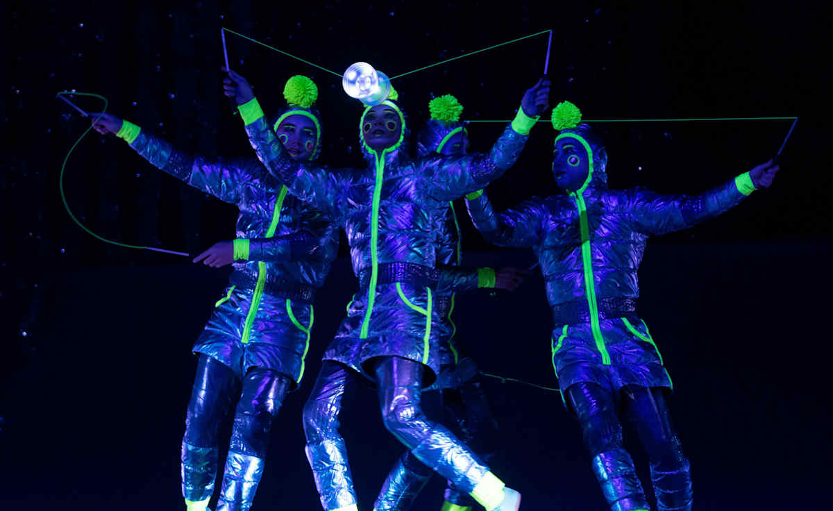 Cirque du Soleil - Twas The Night Before