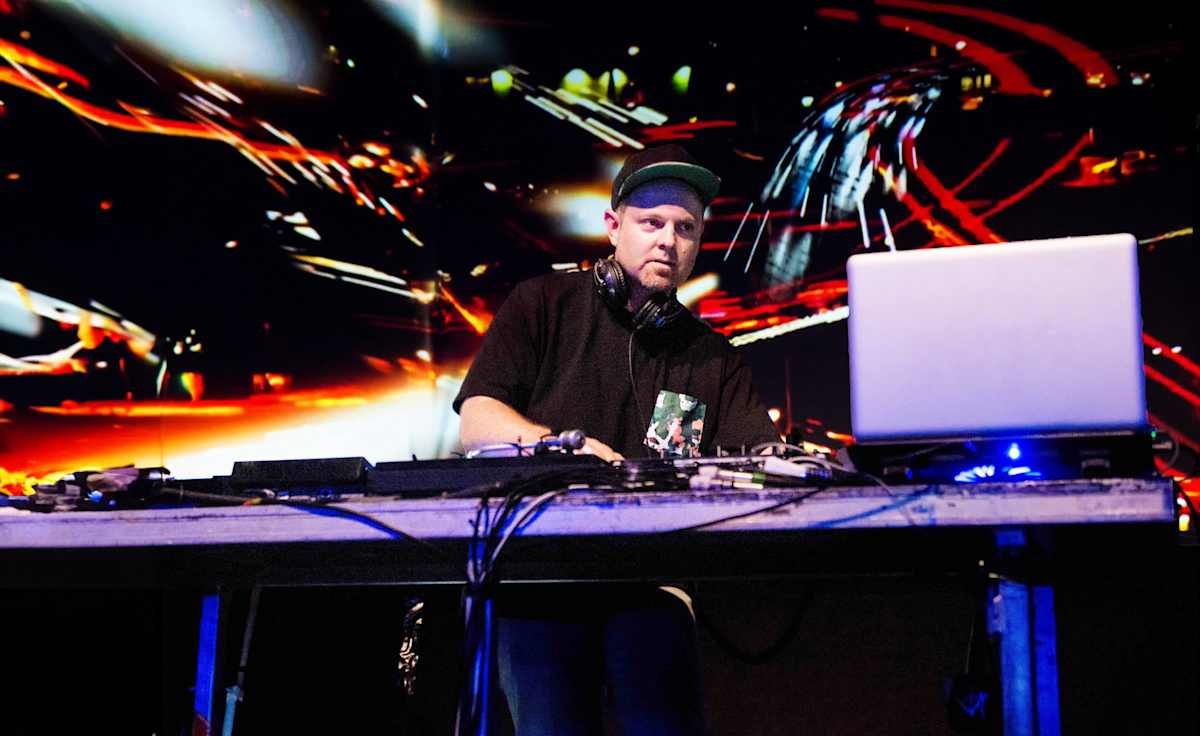 DJ Shadow