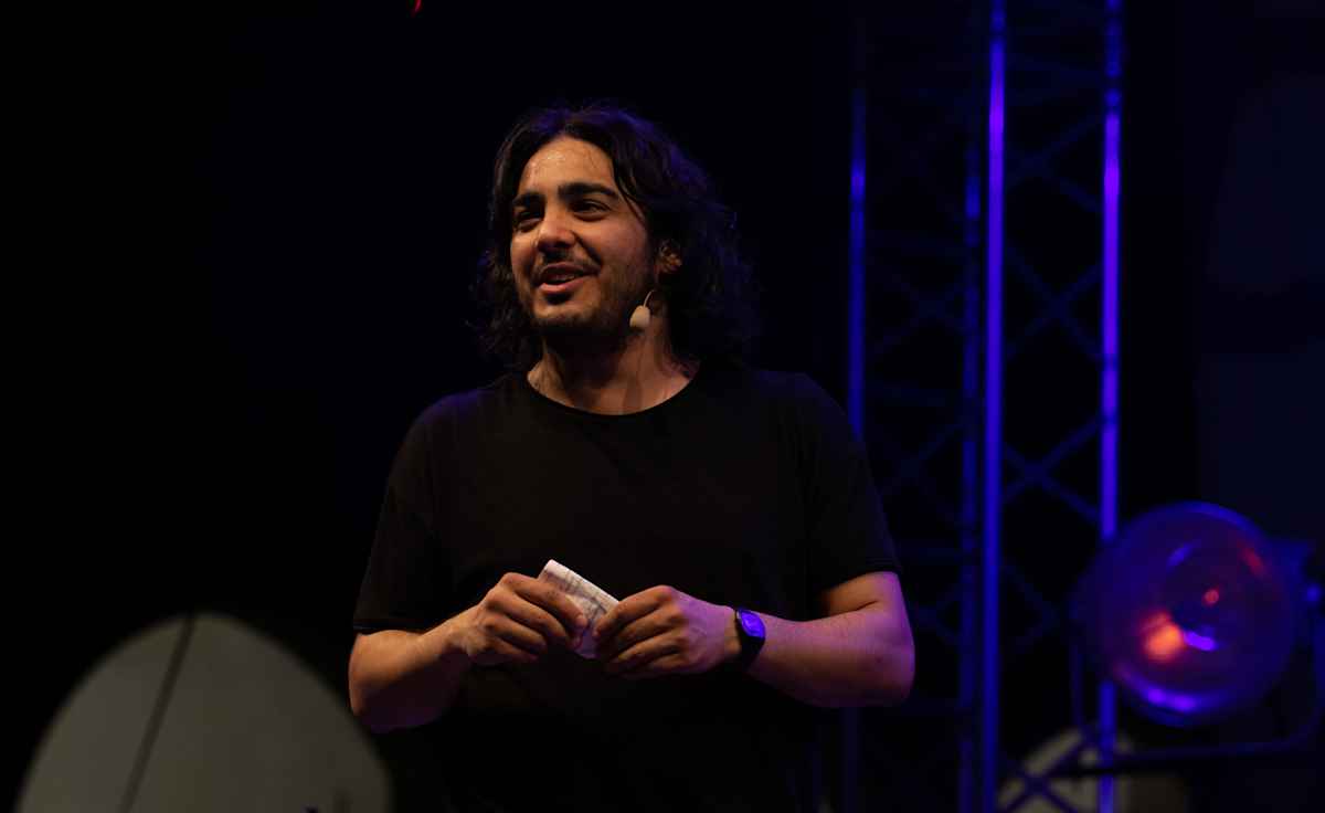 Max Angioni